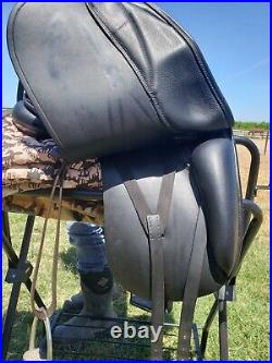 Schleese Dressage Saddle CHB 17.5in Black withStirrups, Stirrup Leathers, Girth
