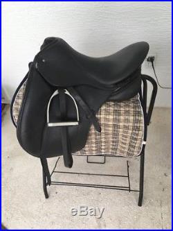 Schleese The Wave 17.5 inches Saddle, includes leathers, irons, girth and cover
