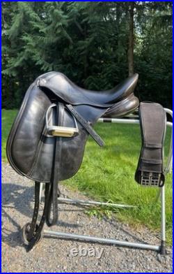 Schleese Wave Dressage Saddle 17.5 MW Black Schleese Wave Dressage Saddle 17.5 MW Black
