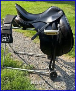 Schleese Wave Dressage Saddle 17.5 MW Black Schleese Wave Dressage Saddle 17.5 MW Black