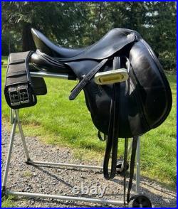 Schleese Wave Dressage Saddle 17.5 MW Black Schleese Wave Dressage Saddle 17.5 MW Black