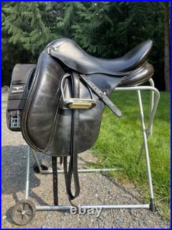 Schleese Wave Dressage Saddle 17.5 MW Black Schleese Wave Dressage Saddle 17.5 MW Black