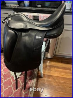 Sommer Savoie Flextra Dressage Saddle Size 18 Sommer Savoie Flextra Dressage Saddle Size 18