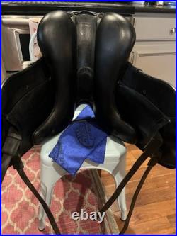Sommer Savoie Flextra Dressage Saddle Size 18 Sommer Savoie Flextra Dressage Saddle Size 18