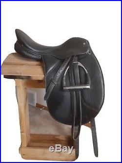 Thornhill Pro Dressage Saddle 18 32 Wide leathers irons girth carrier pad set