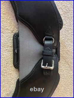 Total Saddle Fit STRETCHTEC Dressage Girth 32- Black with Leather Liner