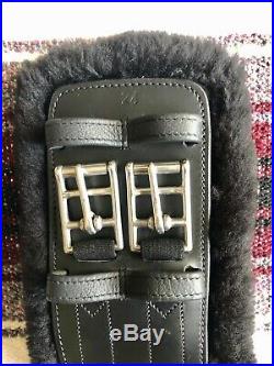 Total Saddle Fit StretchTec Dressage Girth 24 Black Fleece Liner