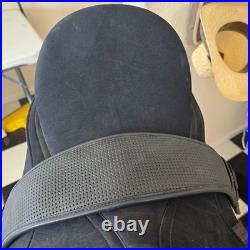 Wintec Isabell Dressage Saddle 17.5 Wide Tree with Lathers Irons Girth Pad NEW