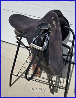 Wintec Sport Saddle 17 Light Weight All Around English Saddle Stirrups & Girth