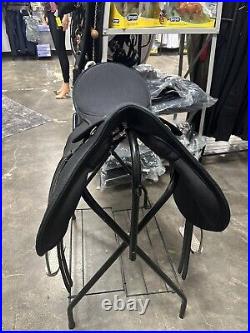 Wintec dressage saddle Size 18 Includes Girth Irons And Leathers