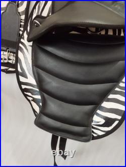 Zebra Treeless Bareback synthetic saddle + matching Girth + 14 Size For Horses Zebra Treeless Bareback synthetic saddle + matching Girth + 14 Size For Horses